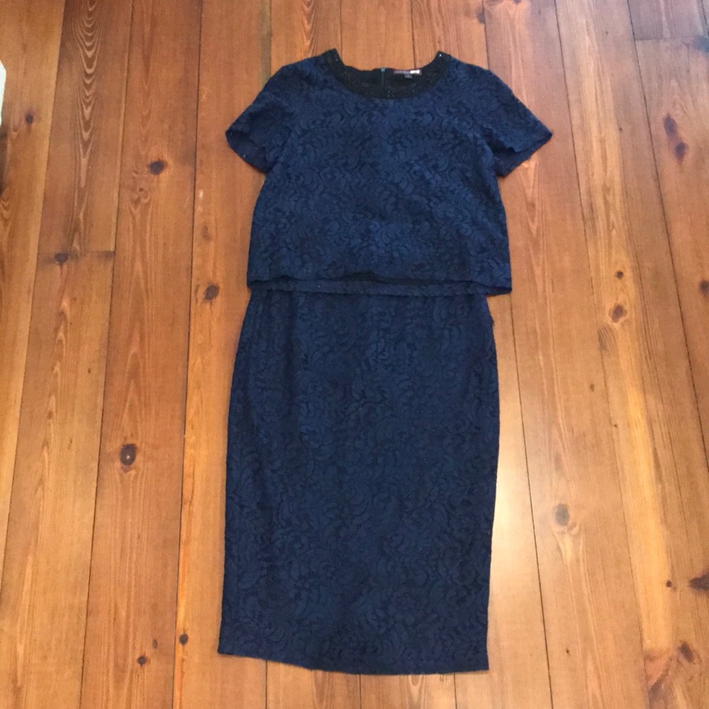 Marchesa Voyage Navy lace cropped top & skirt